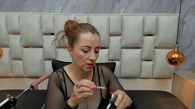 Snapshot of Milf_Drip chatting on 05.28.26 Milf Drip online show from 05.28.26