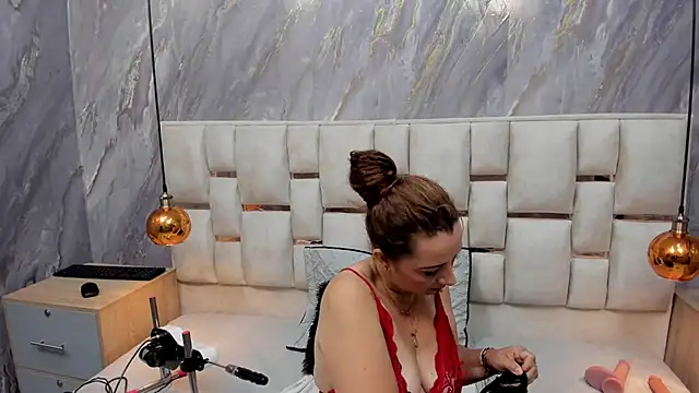 Snapshot of Milf_Drip chatting on 06.02.26 Milf Drip online show from 06.02.26