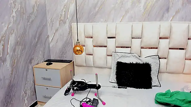 Snapshot of Milf_Drip chatting on 06.15.26 Milf Drip online show from 06.15.26