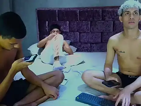 Wild Squad online show from 04.27.26