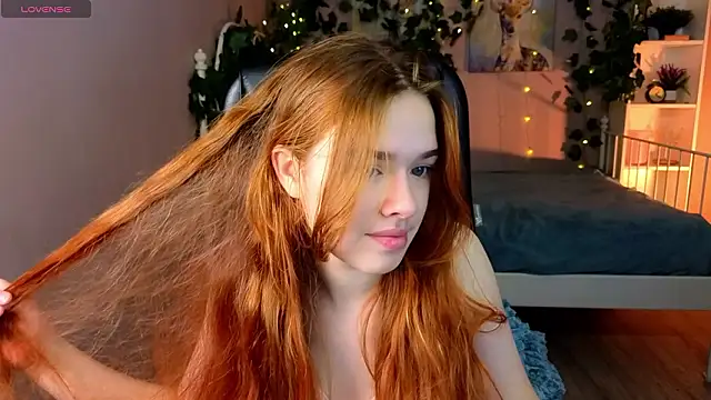 TiffanyVex online show from 03.25.26