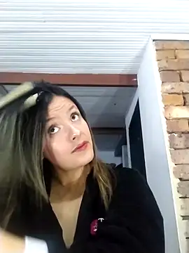 Snapshot of CynthiaMore chatting on 05.11.26 CynthiaMore online show from 05.11.26