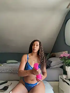 Snapshot of Saskia_xx chatting on 06.17.26 Saskia xx online show from 06.17.26