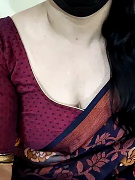 Snapshot of Yazhini-Cam chatting on 06.11.26 Yazhini-Cam online show from 06.11.26