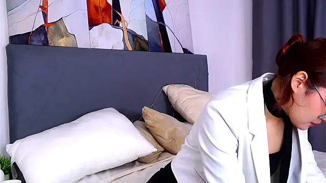 Snapshot of NelleMihalko chatting on 07.11.26 NelleMihalko online show from 07.11.26