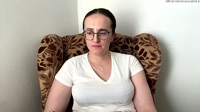 Snapshot of SofiaTease chatting on 05.27.26 SofiaTease online show from 05.27.26