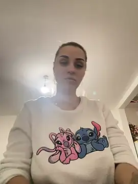 Snapshot of Giullyaxxx chatting on 03.12.26 Giullyaxxx online show from 03.12.26