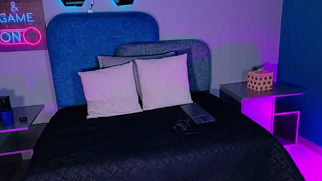 MiiaCullens online show from 03.28.26