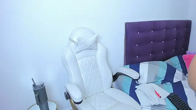 madelinesquirt online show from 03.24.26