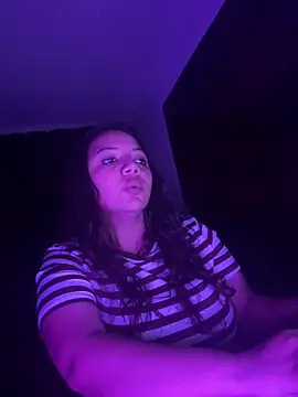 cute snowlove online show from 04.12.26