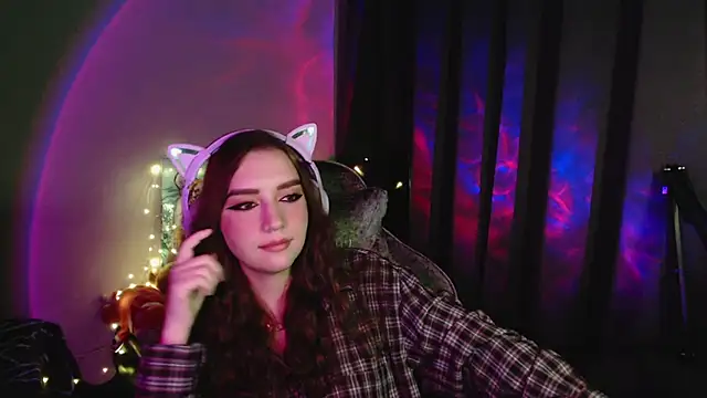 Snapshot of Celia_Sensual_ chatting on 07.04.26 Celia Sensual online show from 07.04.26
