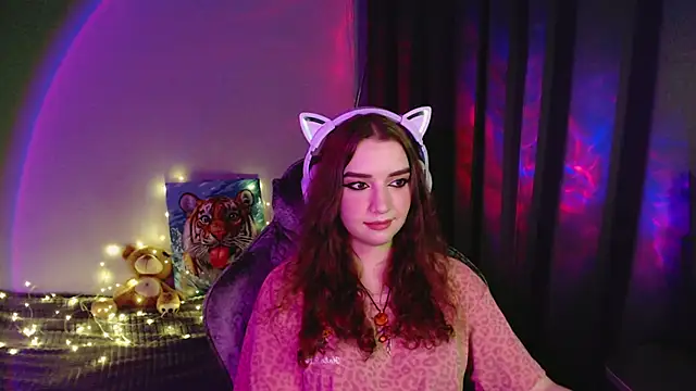 Snapshot of Celia_Sensual_ chatting on 07.15.26 Celia Sensual online show from 07.15.26
