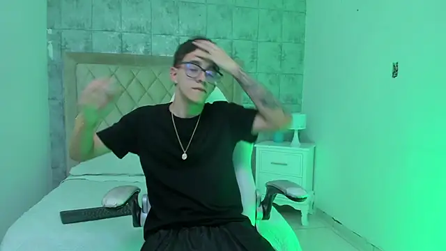 TylerCross  online show from 03.13.26