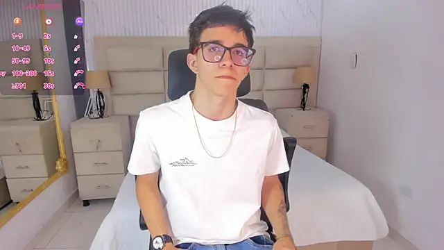 TylerCross  online show from 04.15.26