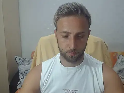 Snapshot of BlondEagleMuscle chatting on 07.22.26 BlondEagleMuscle online show from 07.22.26