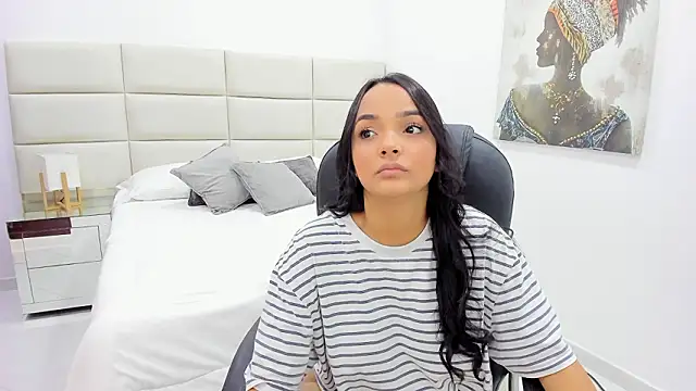 Chloelarsons online show from 03.26.26