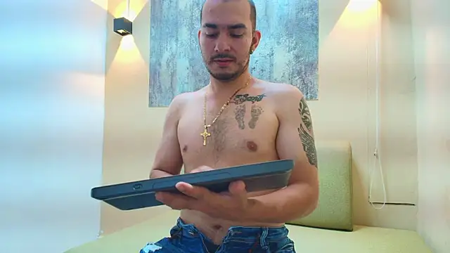 LUCA KINGG online show from 03.12.26