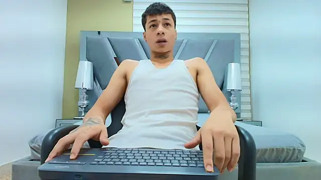 HENRY GREEN2 online show from 04.20.26