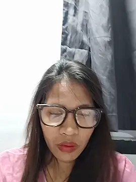 Snapshot of jyannie chatting on 05.24.26 jyannie online show from 05.24.26