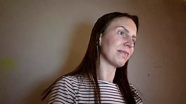 Snapshot of AnnaTight chatting on 04.25.26 AnnaTight online show from 04.25.26