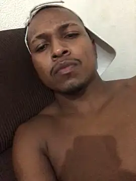 Snapshot of Henriqueamoror chatting on 03.06.26 Henriqueamoror online show from 03.06.26