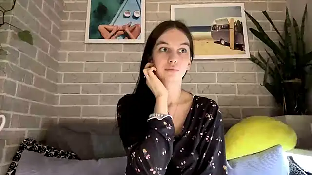 LaraDraggoo online show from 03.22.26