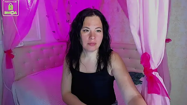 VictoriaSecretXO online show from 04.25.26