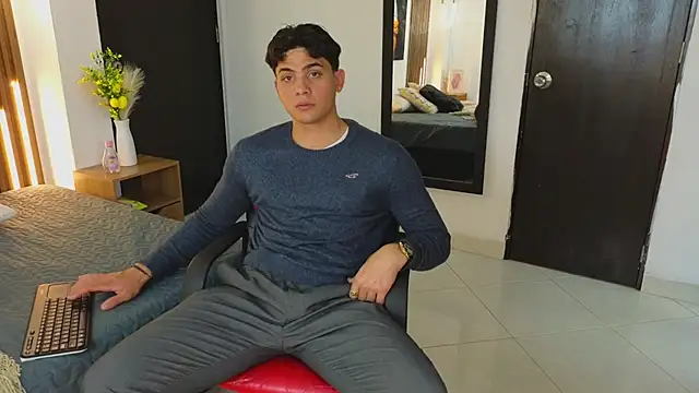 MrAdonis  online show from 04.15.26