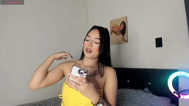 AnthonellaSweet  online show from 04.28.26