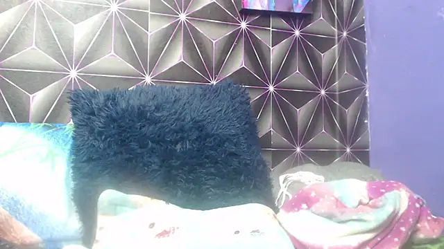 Snapshot of Candykss chatting on 05.19.26 Candykss online show from 05.19.26