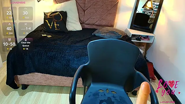 Amanda Fox   online show from 04.02.26