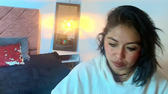 Amanda Fox   online show from 04.14.26