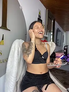 Cloe pink1 online show from 03.17.26