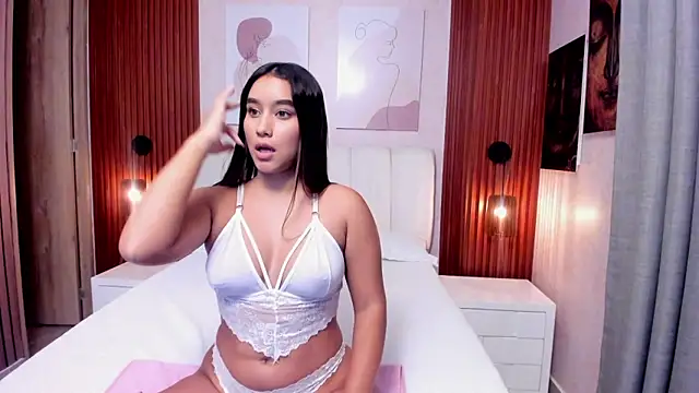 EmmaThompson   online show from 03.20.26