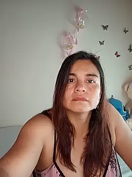 Snapshot of BettyBoo_w chatting on 05.24.26 BettyBoo w online show from 05.24.26