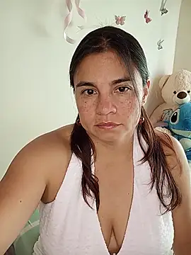 Snapshot of BettyBoo_w chatting on 06.01.26 BettyBoo w online show from 06.01.26