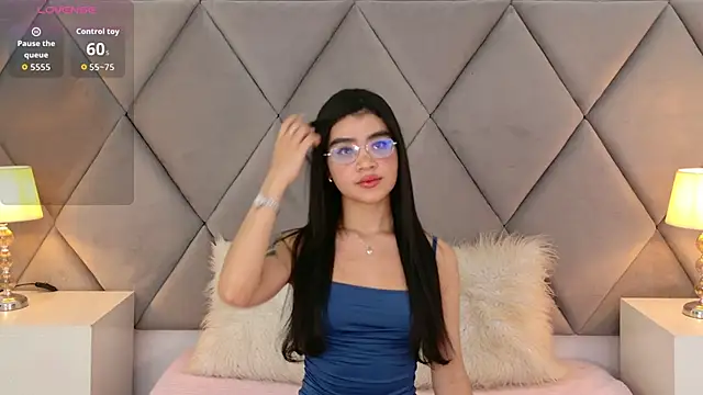 Snapshot of OliviaDiaz chatting on 04.23.26 OliviaDiaz online show from 04.23.26