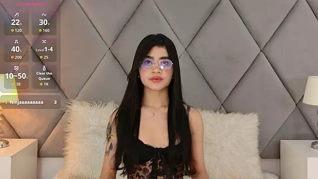 Snapshot of OliviaDiaz chatting on 04.25.26 OliviaDiaz online show from 04.25.26