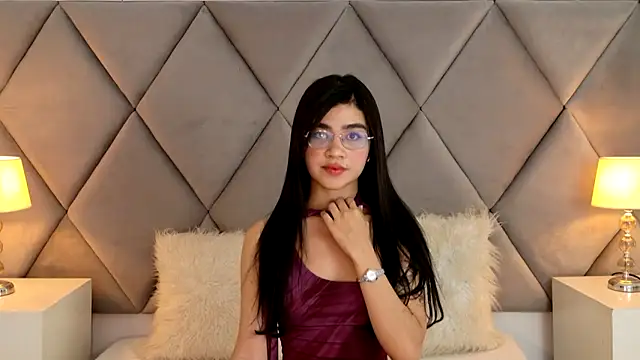 Snapshot of OliviaDiaz chatting on 04.27.26 OliviaDiaz online show from 04.27.26