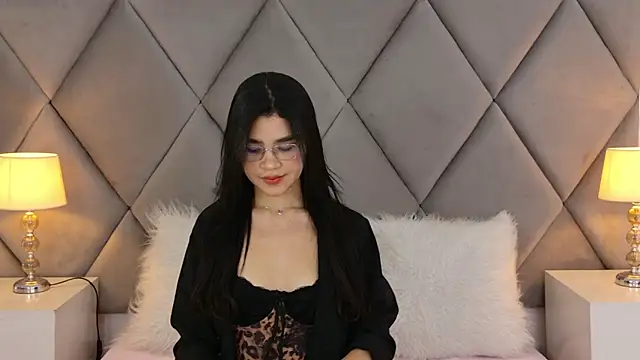 Snapshot of OliviaDiaz chatting on 05.02.26 OliviaDiaz online show from 05.02.26