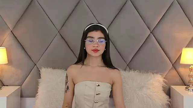 Snapshot of OliviaDiaz chatting on 05.17.26 OliviaDiaz online show from 05.17.26