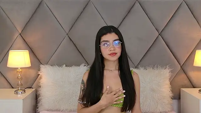 Snapshot of OliviaDiaz chatting on 05.24.26 OliviaDiaz online show from 05.24.26