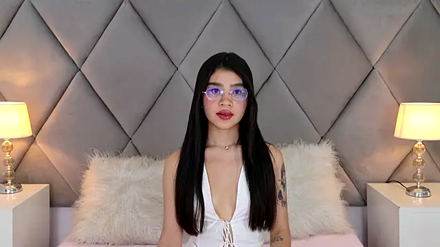 Snapshot of OliviaDiaz chatting on 06.04.26 OliviaDiaz online show from 06.04.26