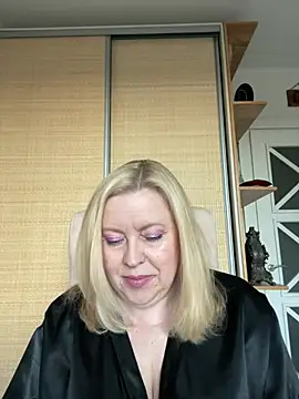 Snapshot of JanieLight53 chatting on 07.28.26 JanieLight53 online show from 07.28.26
