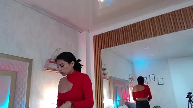 Snapshot of Madii_ chatting on 04.24.26 Madii online show from 04.24.26