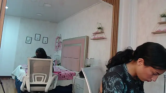 Snapshot of Madii_ chatting on 05.08.26 Madii online show from 05.08.26