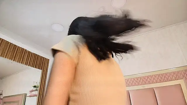 Snapshot of Madii_ chatting on 05.14.26 Madii online show from 05.14.26