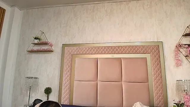 Snapshot of Madii_ chatting on 05.16.26 Madii online show from 05.16.26