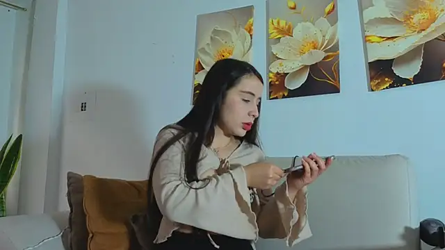 Viioletcollins online show from 04.23.26