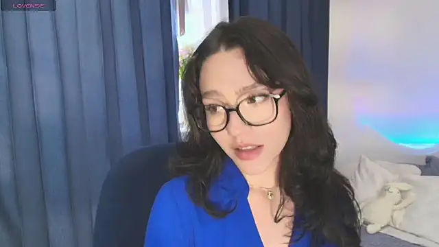 Snapshot of Katiieee chatting on 08.06.26 Katiieee online show from 08.06.26